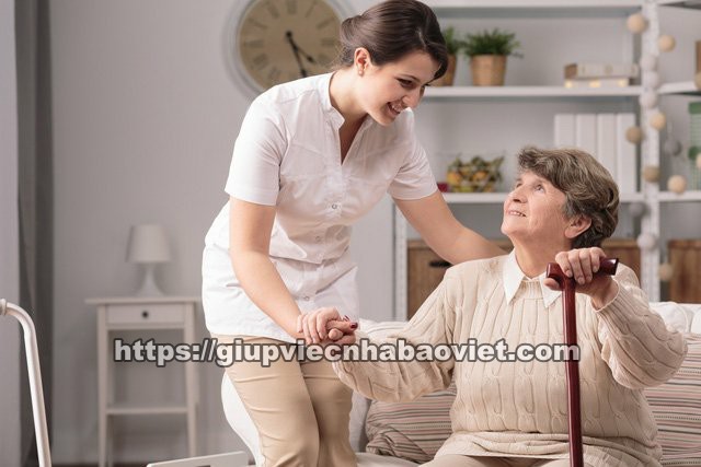  dịch vụ chăm sóc người già tại nhà